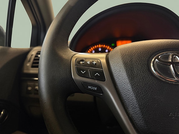 Toyota Avensis 16 of 27