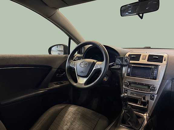 Toyota Avensis 10 of 27