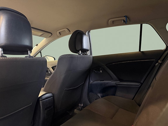 Toyota Avensis 12 of 27