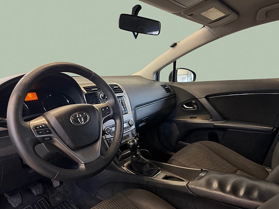 Toyota Avensis 9 of 27