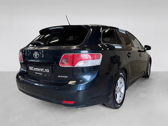 Toyota Avensis 4 of 27