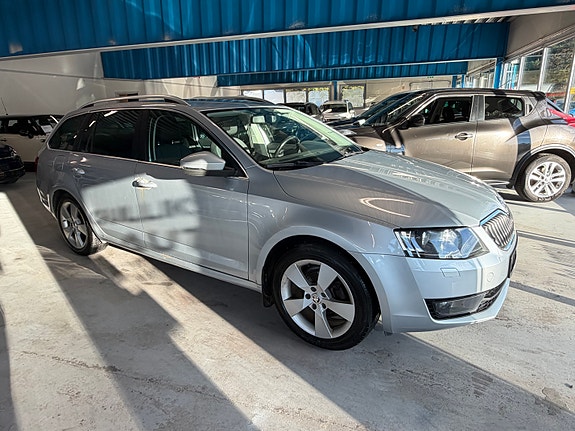 Skoda Octavia 2 of 30