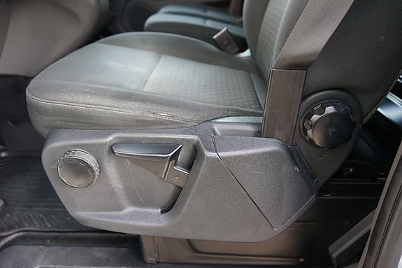 Ford Transit Custom 320L 28 of 29