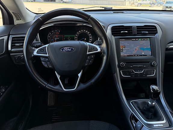 Ford Mondeo 18 of 27