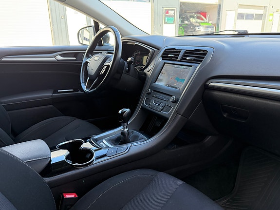 Ford Mondeo 15 of 27