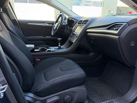 Ford Mondeo 14 of 27