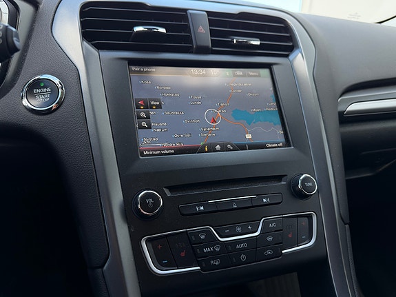 Ford Mondeo 23 of 27