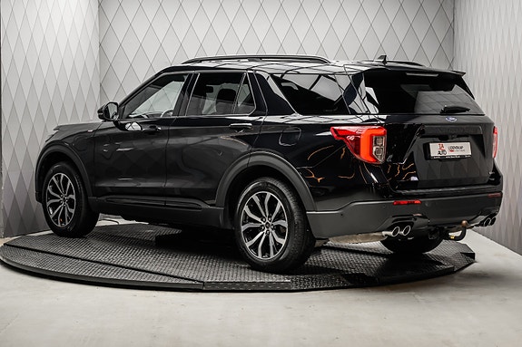 Ford Explorer 8 of 30