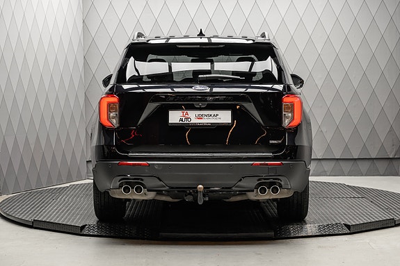 Ford Explorer 7 of 30