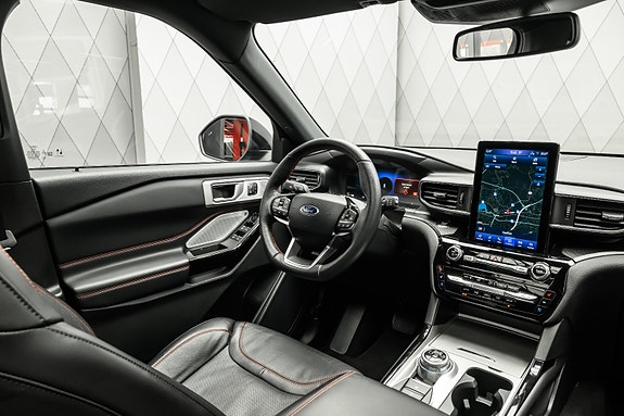 Ford Explorer 20 of 30