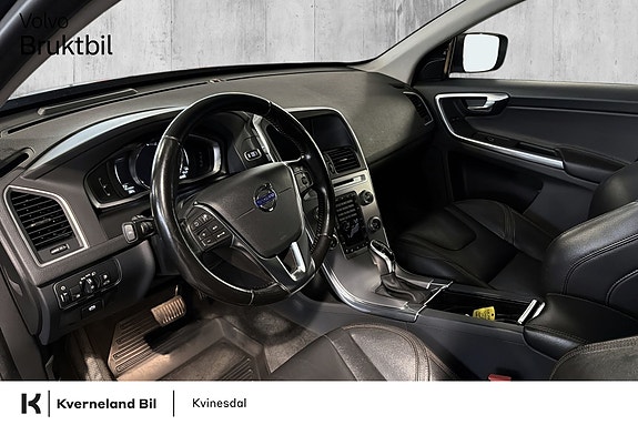 Volvo XC60 11 of 28