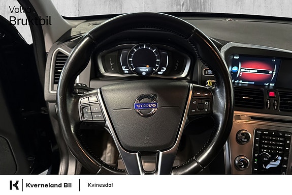 Volvo XC60 15 of 28