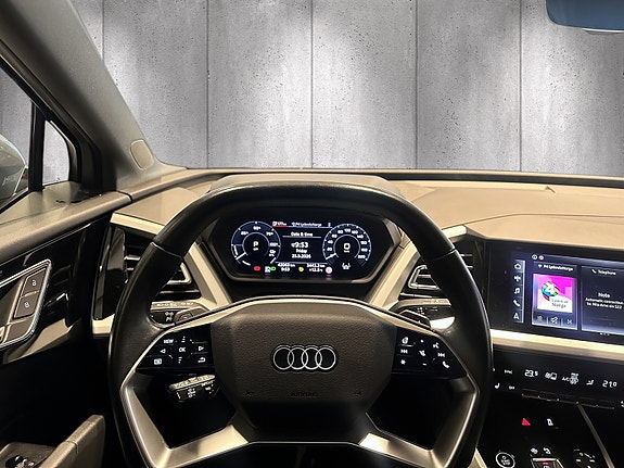 Audi Q4 e-tron 10 of 17