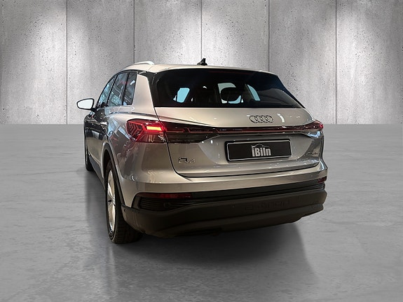 Audi Q4 e-tron 4 of 17