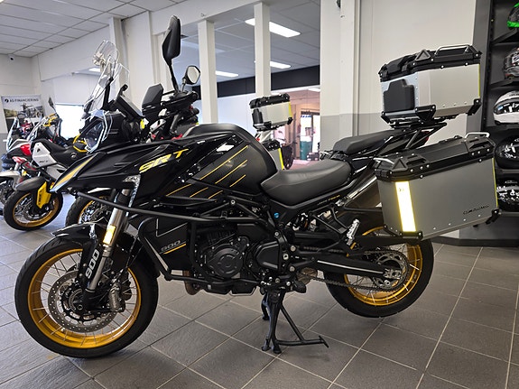 QJ Motor SRT900SX - Kun gått 262 mil 2 of 9