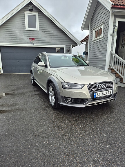 Audi A4 allroad 2 of 30