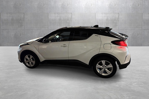 Toyota C-HR 6 of 22