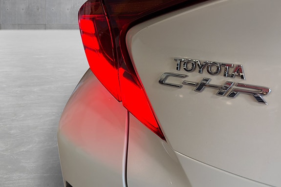 Toyota C-HR 21 of 22