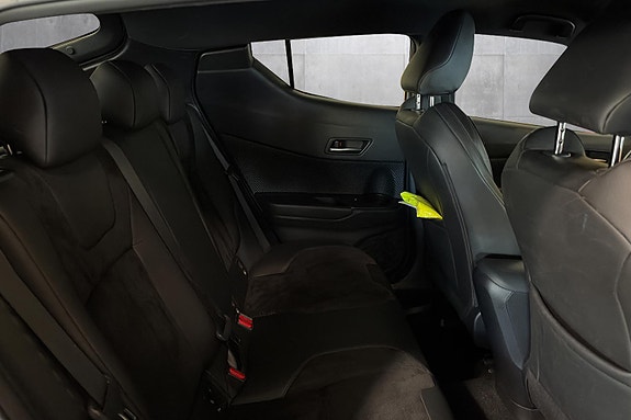 Toyota C-HR 15 of 22