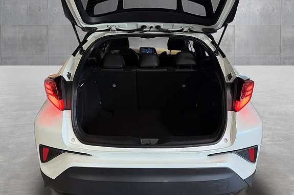 Toyota C-HR 16 of 22