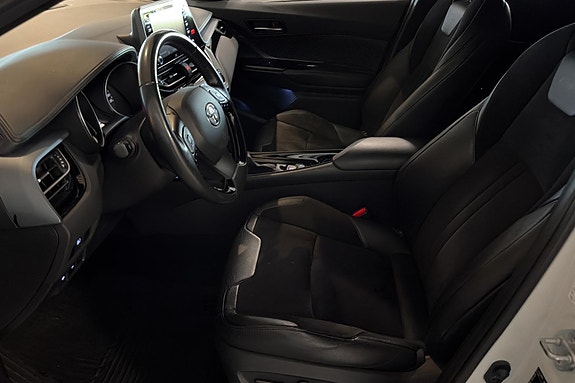 Toyota C-HR 10 of 22