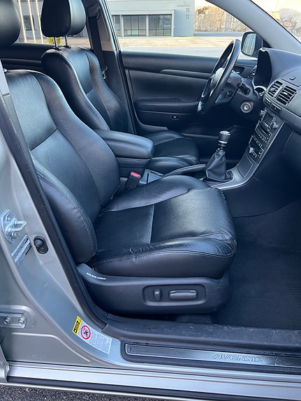 Toyota Avensis 11 of 13