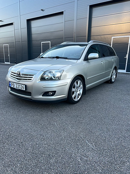 Toyota Avensis 3 of 13