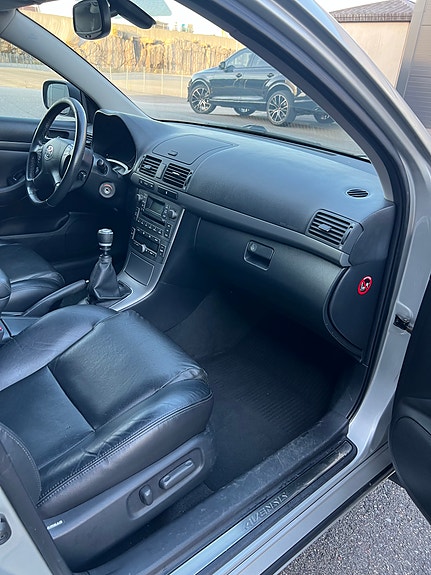 Toyota Avensis 10 of 13