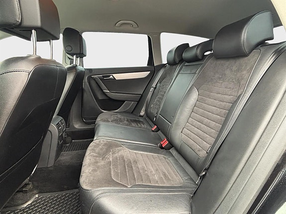 Volkswagen Passat 11 of 16