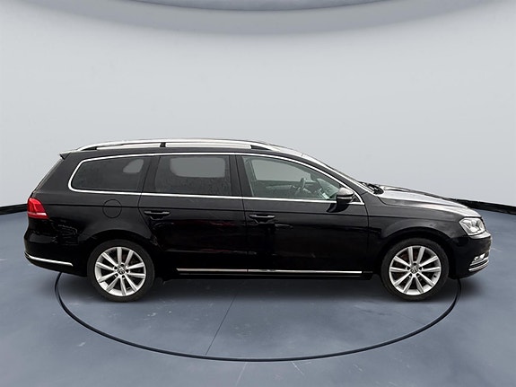 Volkswagen Passat 5 of 16