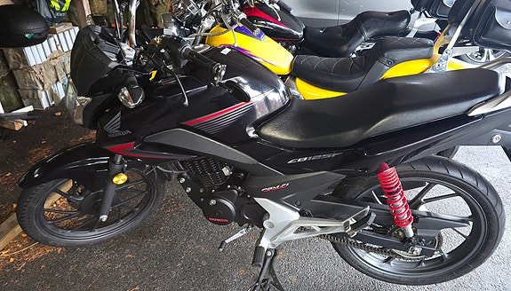 Honda CB 125F 6 of 7