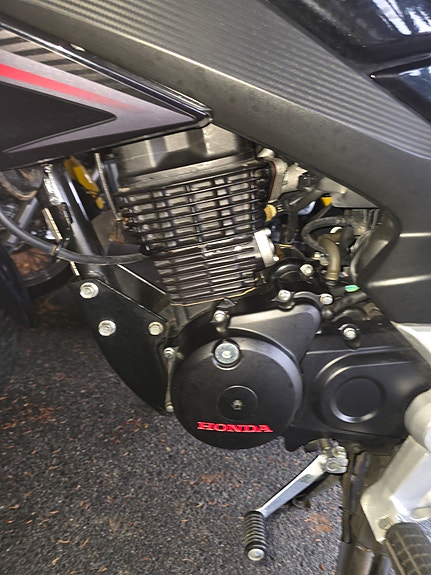 Honda CB 125F 3 of 7