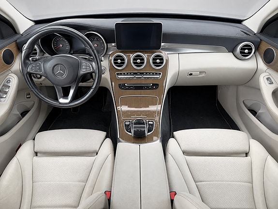Mercedes-Benz C180 17 of 30