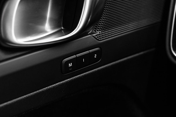Volvo EX40 16 of 29