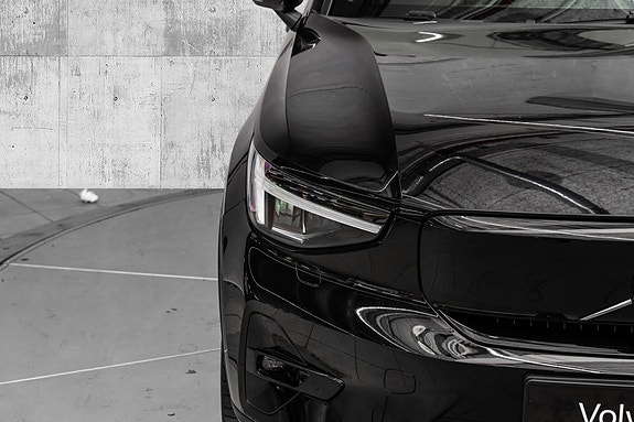 Volvo EX40 4 of 29