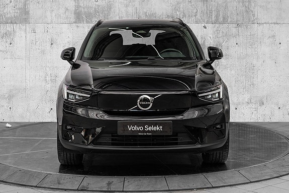 Volvo EX40 3 of 29