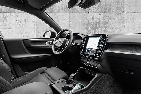 Volvo EX40 26 of 29