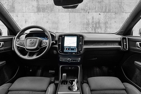 Volvo EX40 21 of 29
