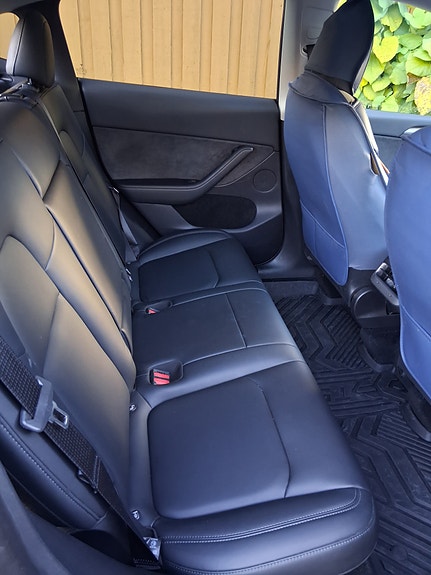 Tesla Model Y 9 of 10