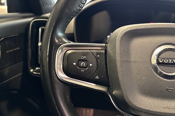 Volvo XC40 21 of 24
