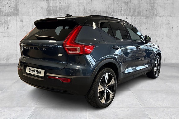Volvo XC40 5 of 24