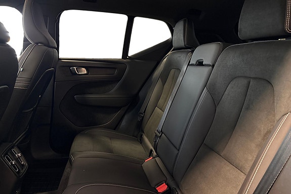 Volvo XC40 17 of 24