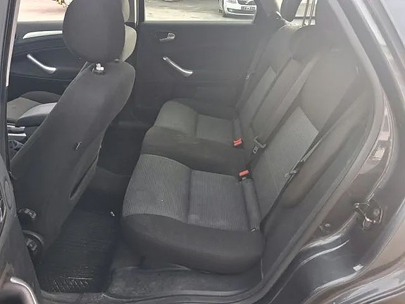 Ford Mondeo 11 of 14