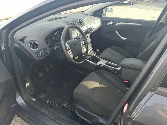Ford Mondeo 8 of 14