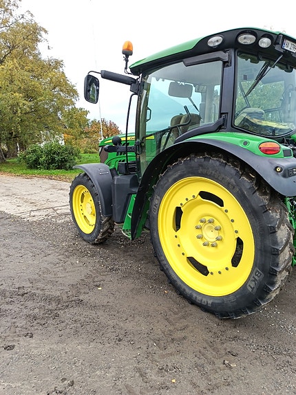 John Deere 6125R 4 of 5
