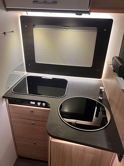 Sunlight T68, 9 tr. AUTOMAT, 2 ENKLE SENGER, KROK, AC bodel, SOLPANEL, TV ++ 25 of 30