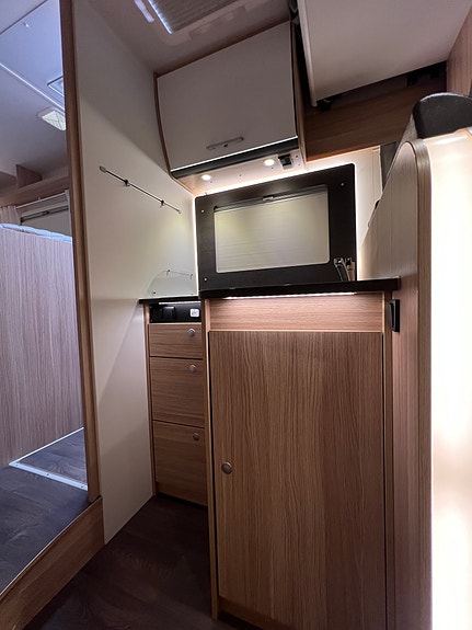 Sunlight T68, 9 tr. AUTOMAT, 2 ENKLE SENGER, KROK, AC bodel, SOLPANEL, TV ++ 24 of 30