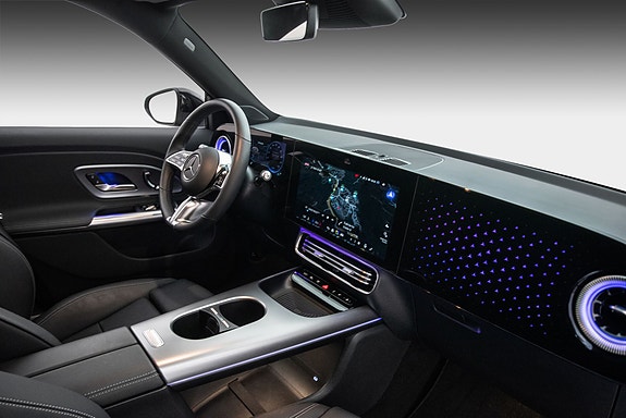 Mercedes-Benz GLB35 16 of 26
