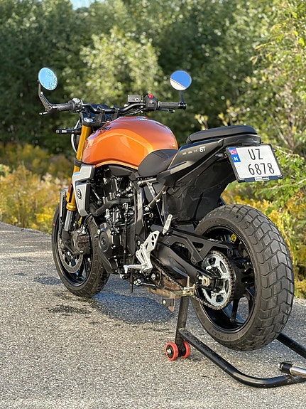 Suzuki GSX-8T 13 of 29