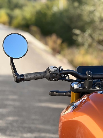 Suzuki GSX-8T 27 of 29